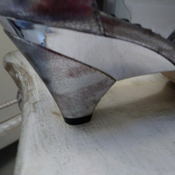 J. Renee๐* Silver sandals* - Picture 5 of 8